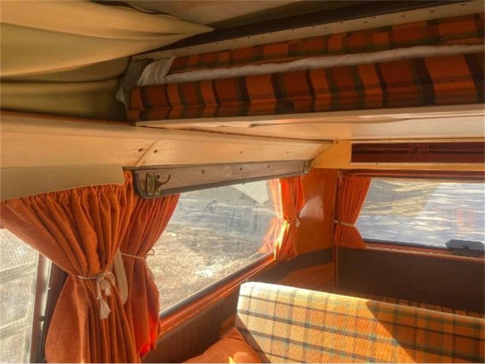 1975 Volkswagen Type 2 - Image 6 of 17