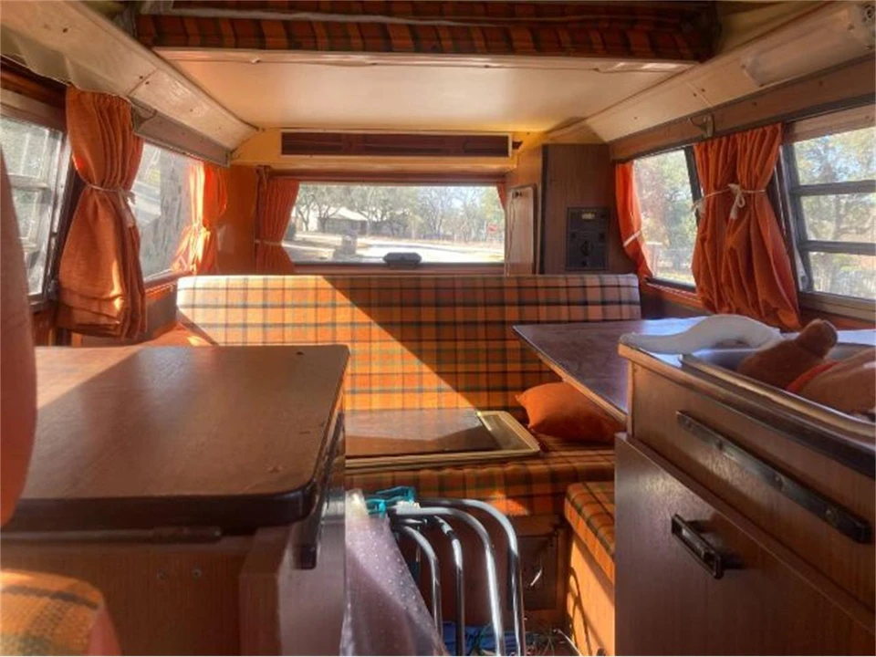 1975 Volkswagen Type 2 - Image 14 of 17