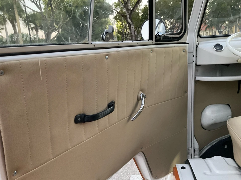1975 Volkswagen Bay-Window Bus - Image 21 of 21
