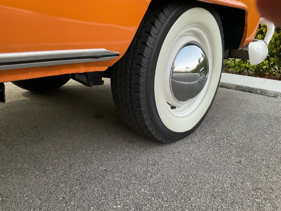 1975 Volkswagen Bay-Window Bus - Image 6 of 21
