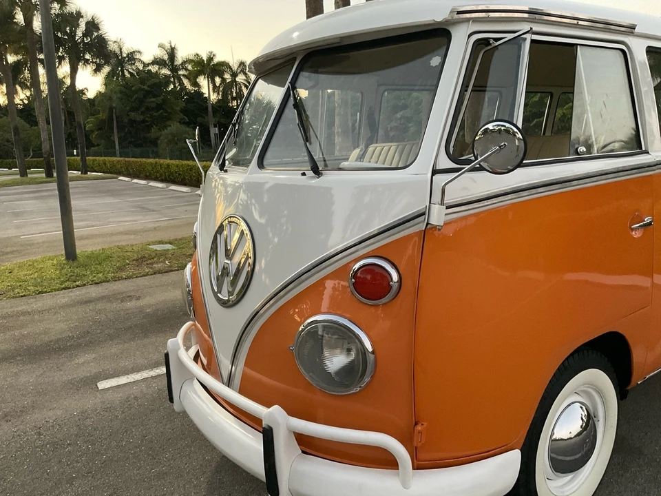 1975 Volkswagen Bay-Window Bus - Image 4 of 21