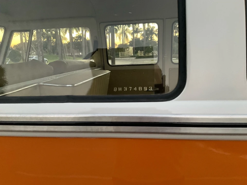1975 Volkswagen Bay-Window Bus - Image 16 of 21