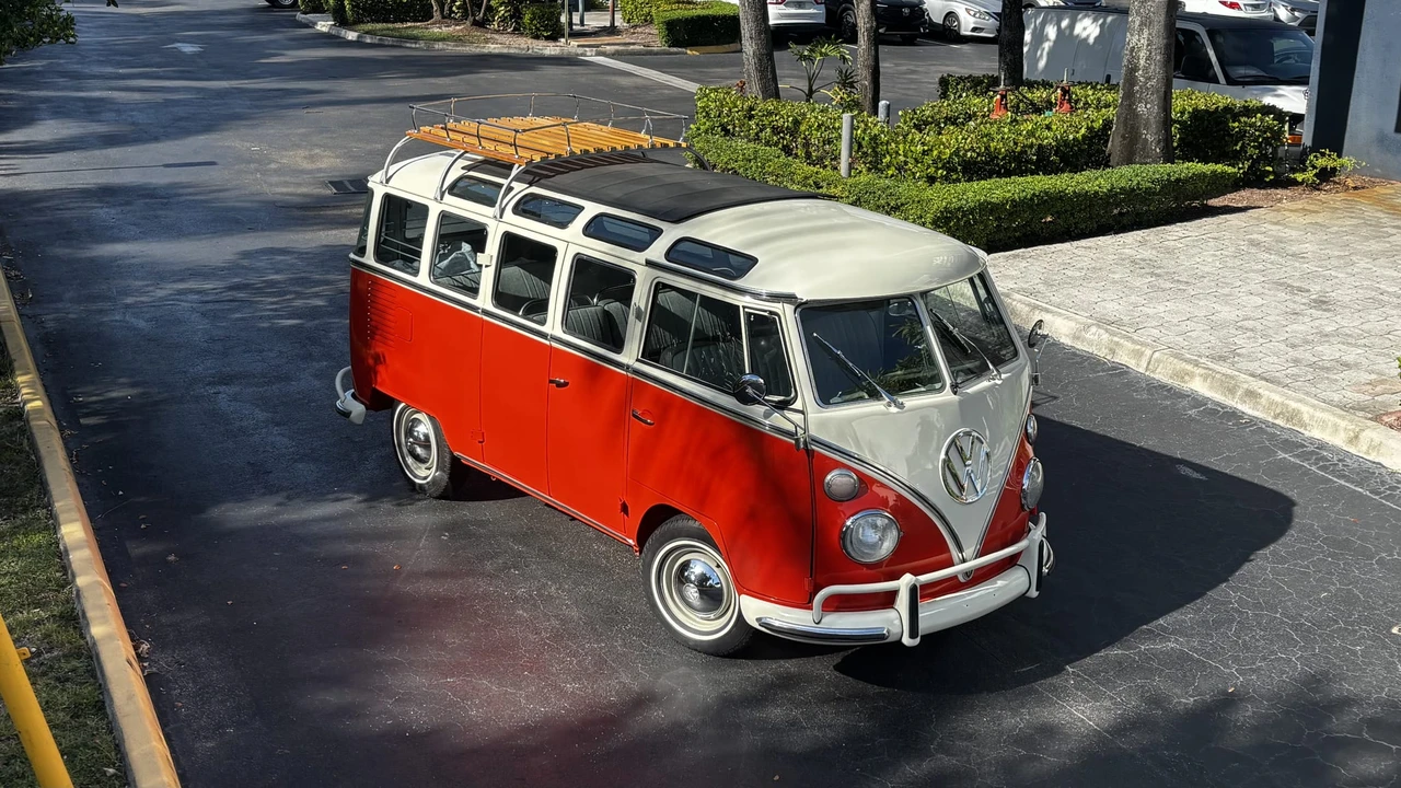 1975 Volkswagen Bay-Window Bus - Image 20 of 31