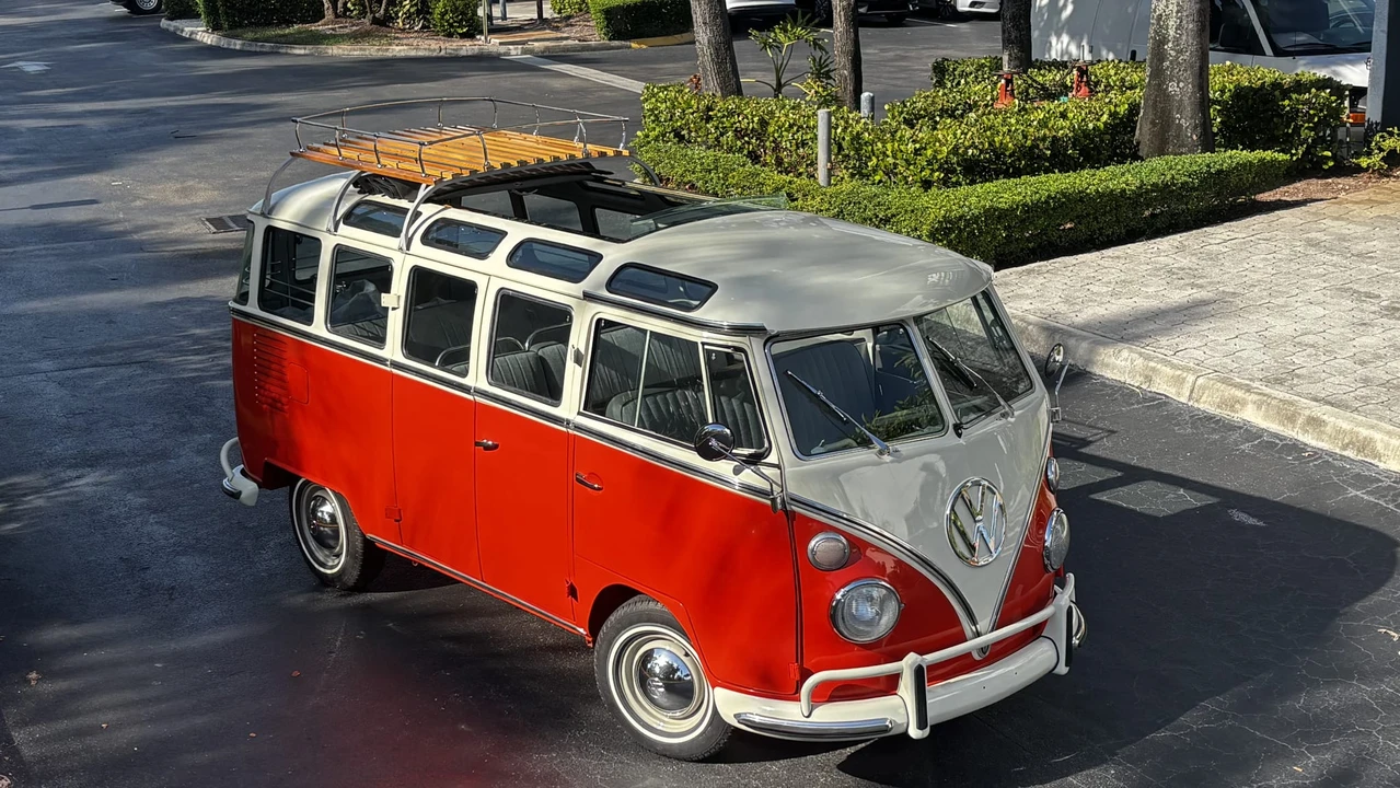 1975 Volkswagen Bay-Window Bus - Image 22 of 31