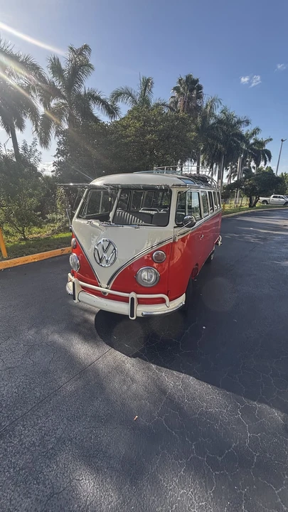 1975 Volkswagen Bay-Window Bus - Image 2 of 31