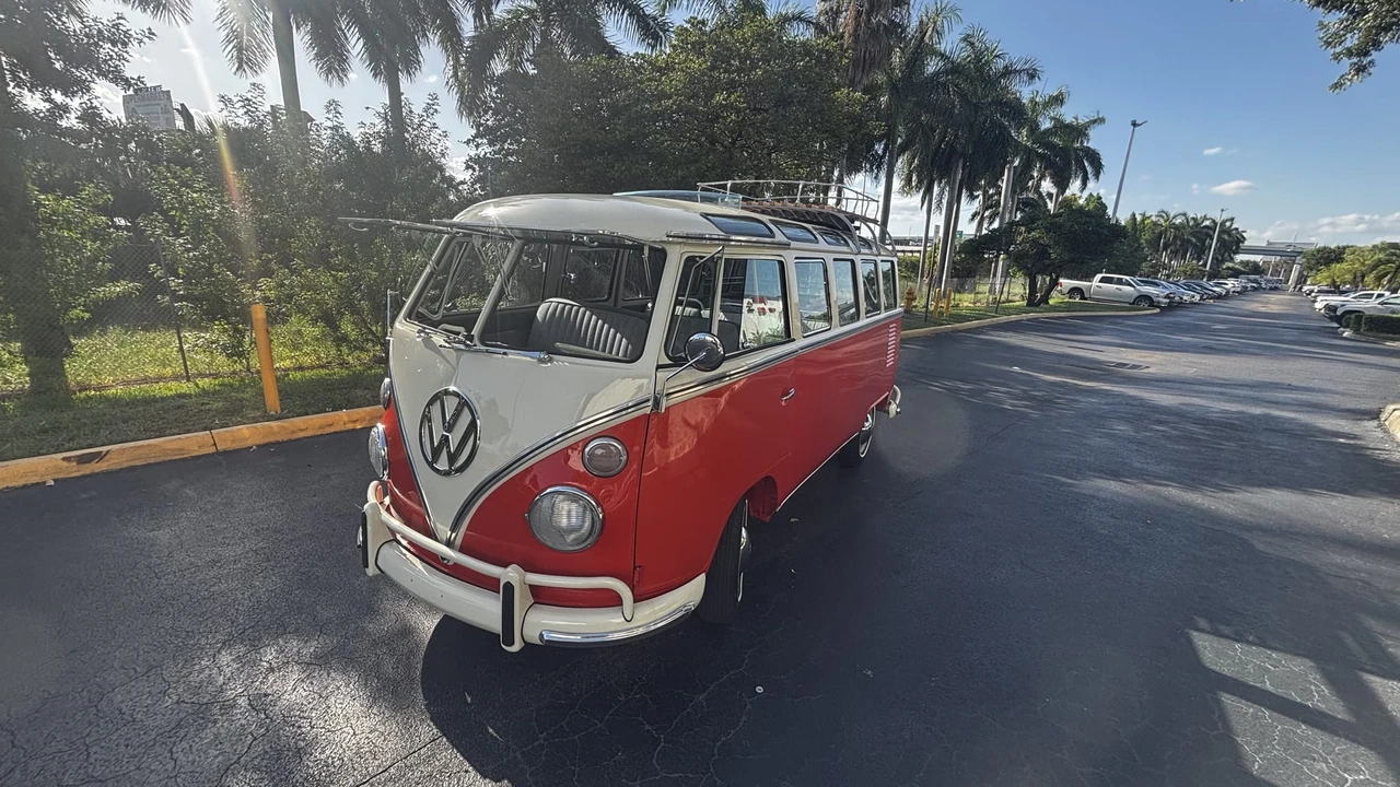 1975 Volkswagen Bay-Window Bus - Image 4 of 31