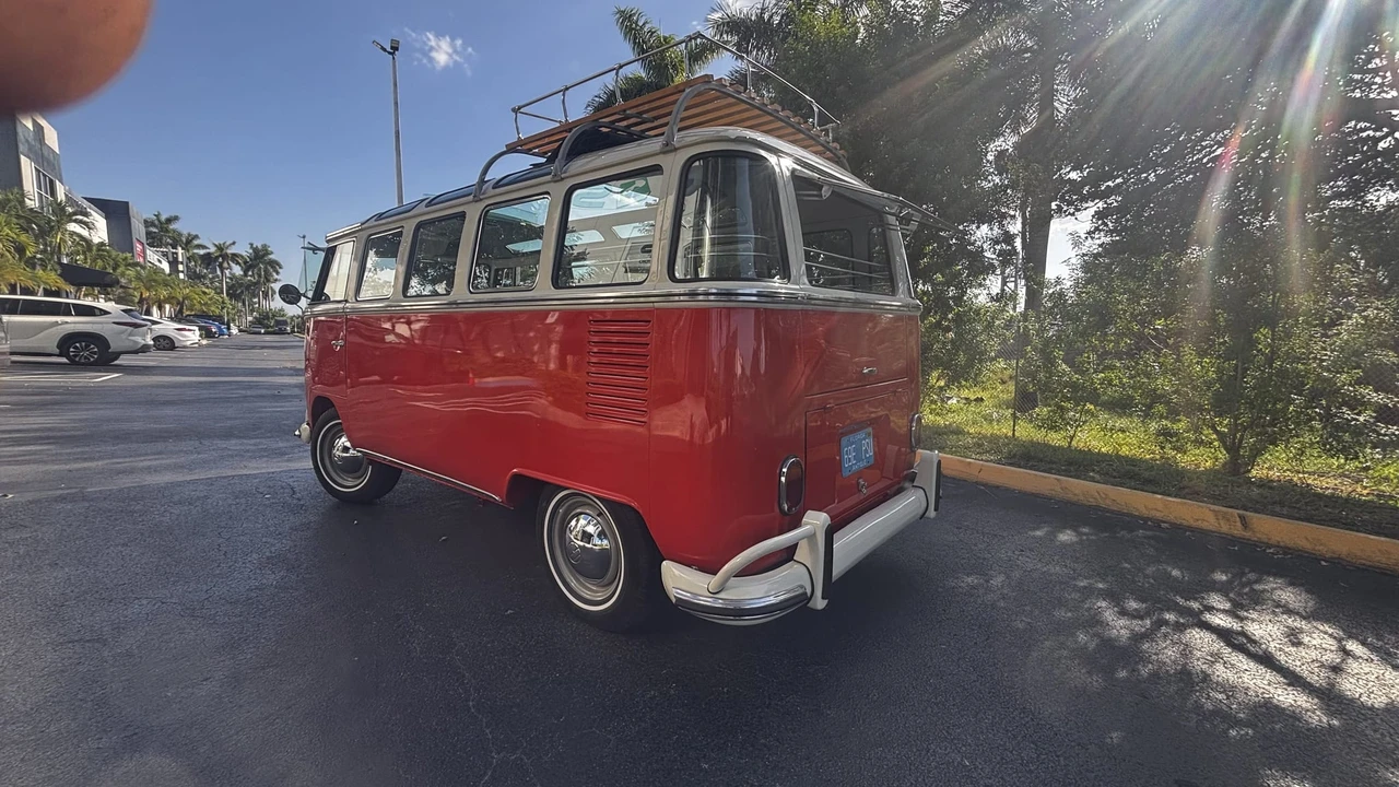 1975 Volkswagen Bay-Window Bus - Image 13 of 31