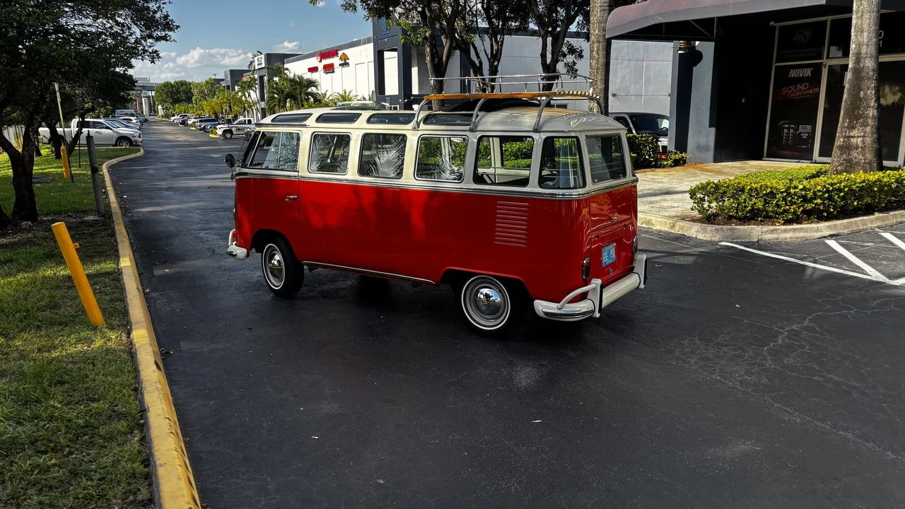 1975 Volkswagen Bay-Window Bus - Image 8 of 31