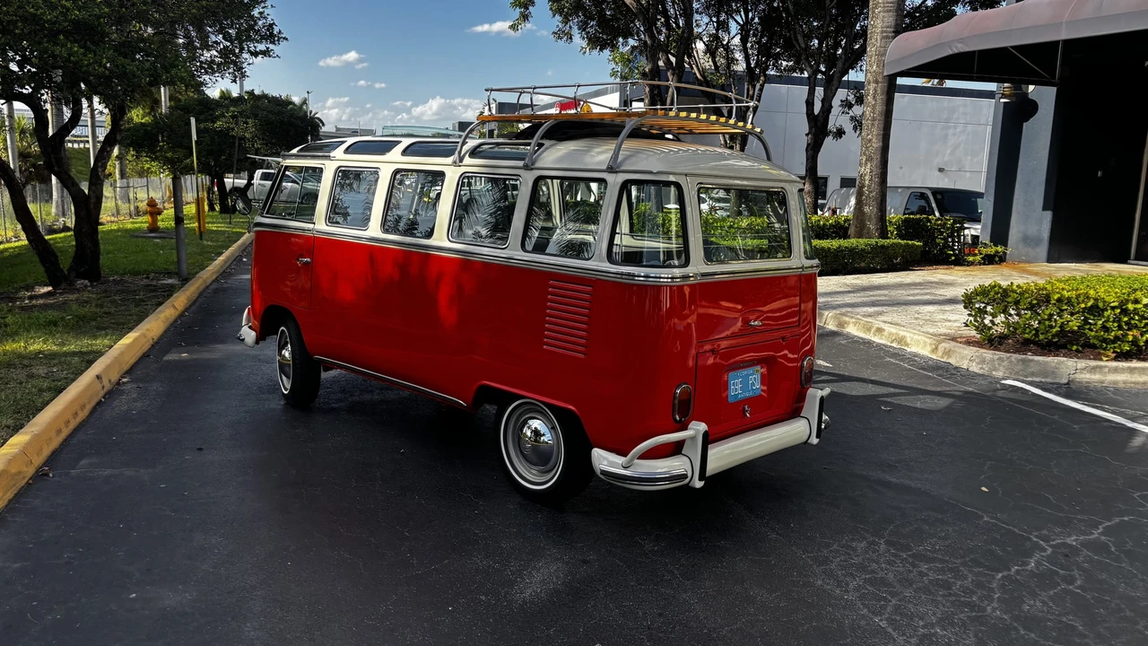 1975 Volkswagen Bay-Window Bus - Image 14 of 31
