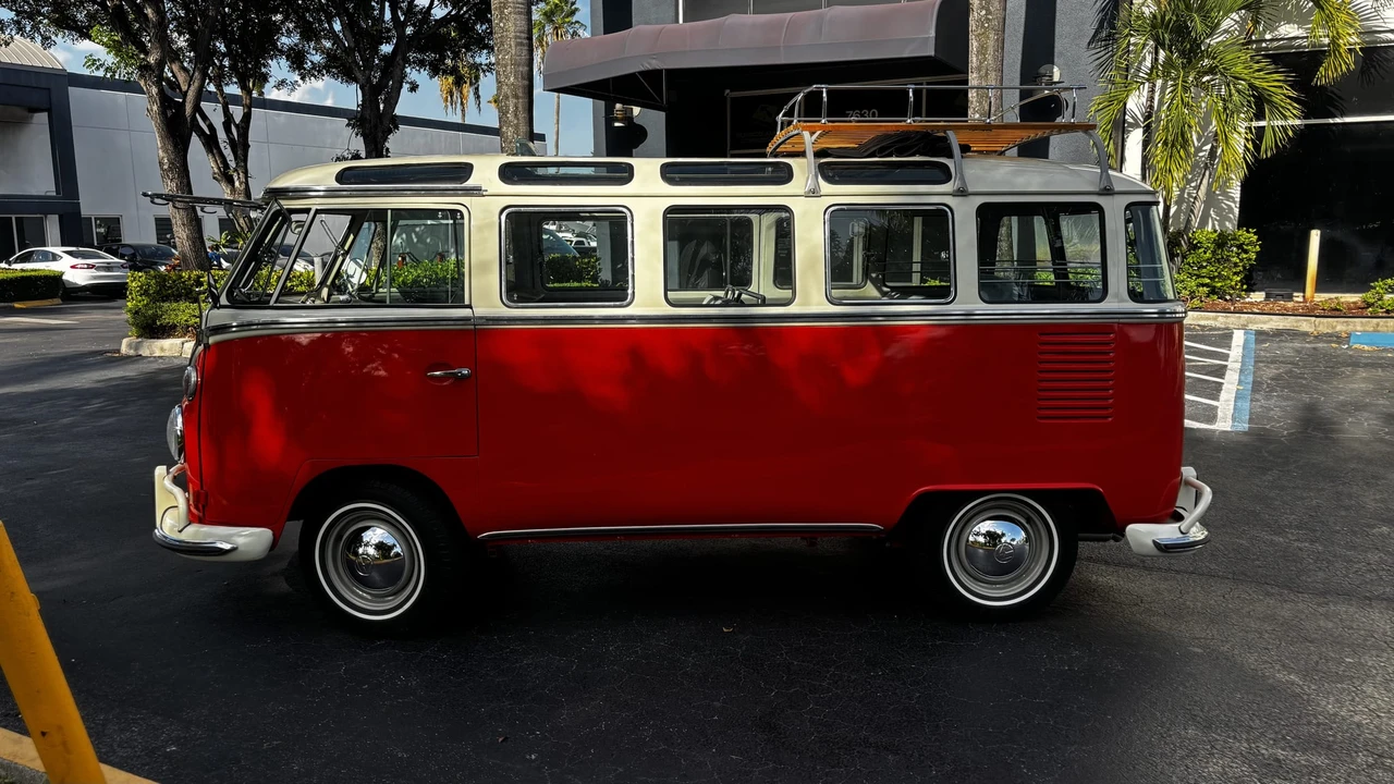 1975 Volkswagen Bay-Window Bus - Image 6 of 31