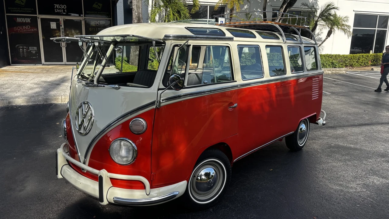 1975 Volkswagen Bay-Window Bus - Image 5 of 31