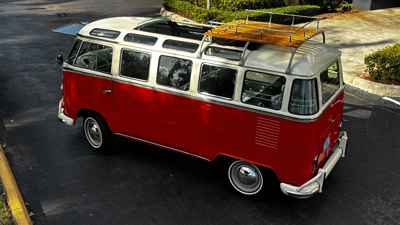 1975 Volkswagen Bay-Window Bus - Image 12 of 31