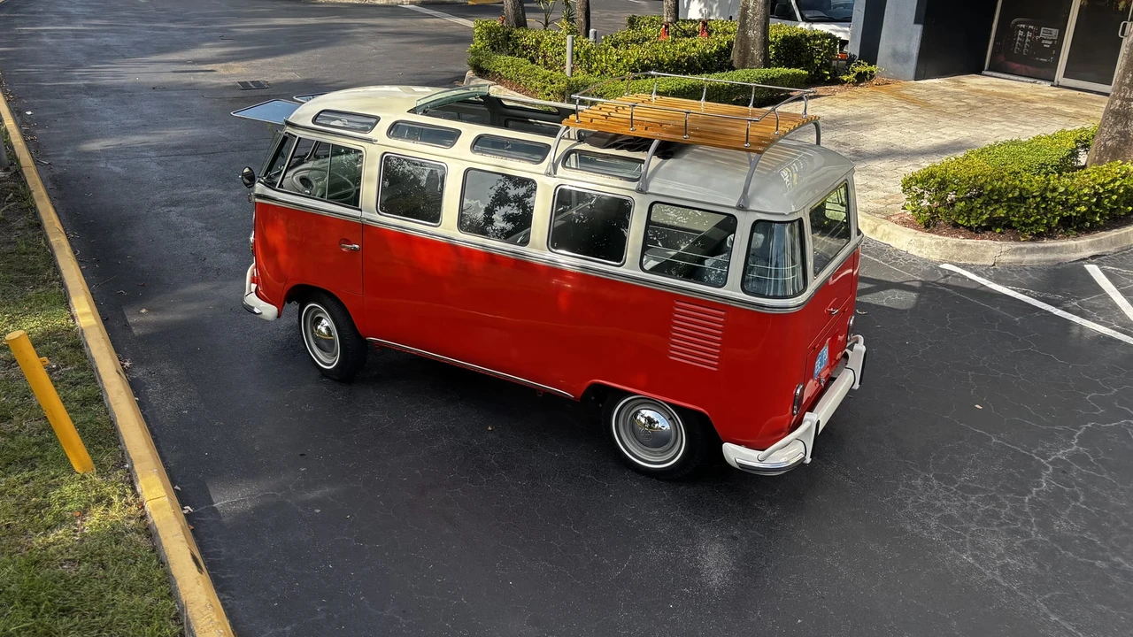 1975 Volkswagen Bay-Window Bus - Image 11 of 31