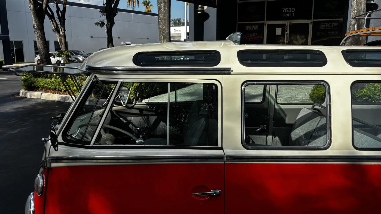 1975 Volkswagen Bay-Window Bus - Image 30 of 31