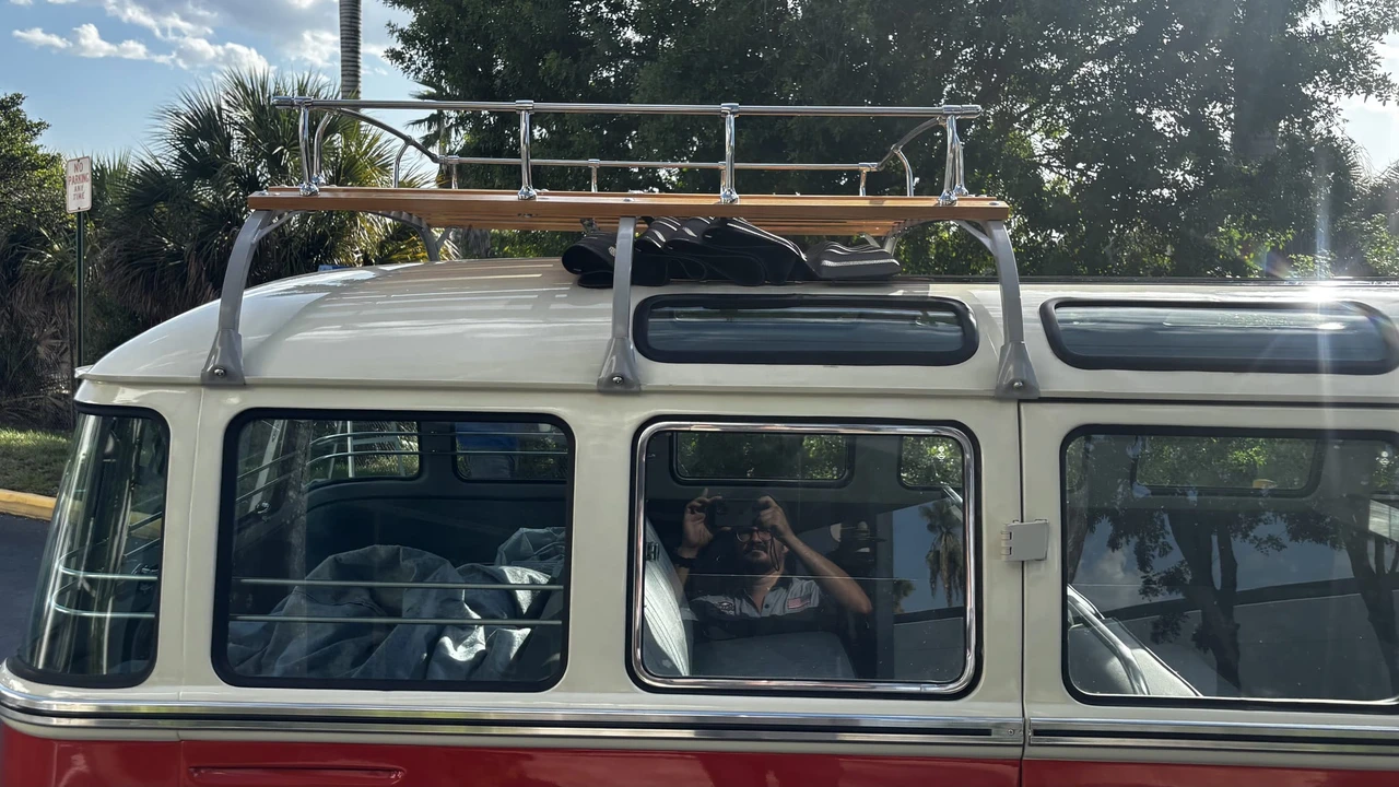 1975 Volkswagen Bay-Window Bus - Image 29 of 31