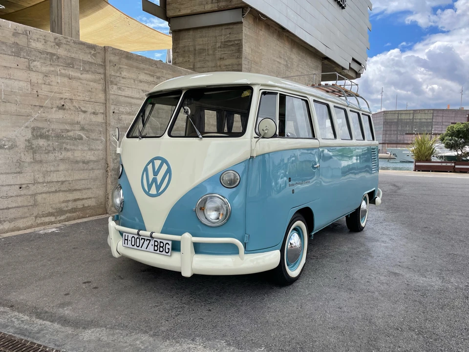 1975 Volkswagen Split-Window Camper - Image 9 of 31