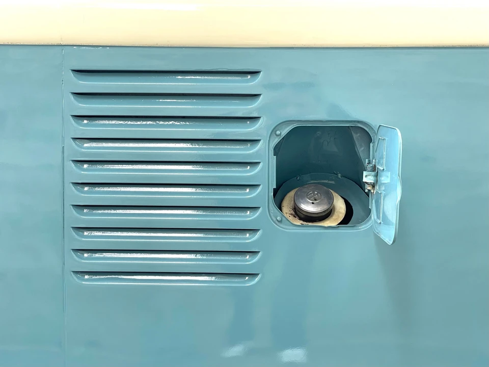 1975 Volkswagen Split-Window Camper - Image 23 of 31