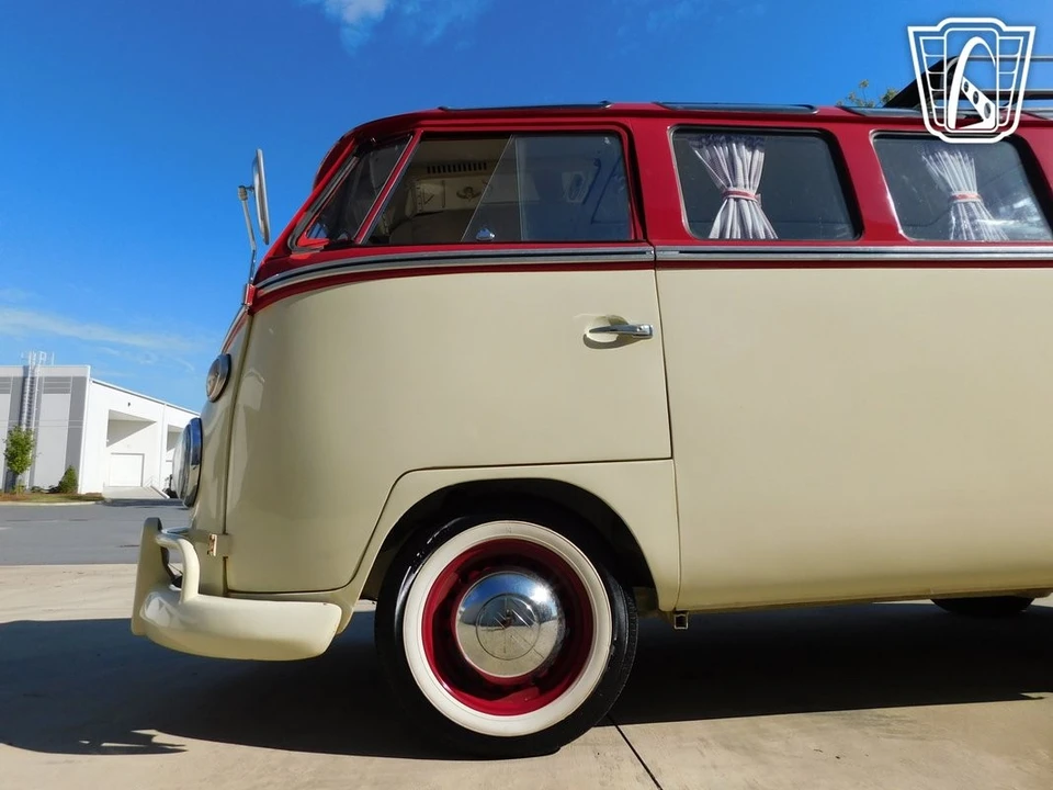 1975 Volkswagen Split-Window Bus - Image 10 of 12