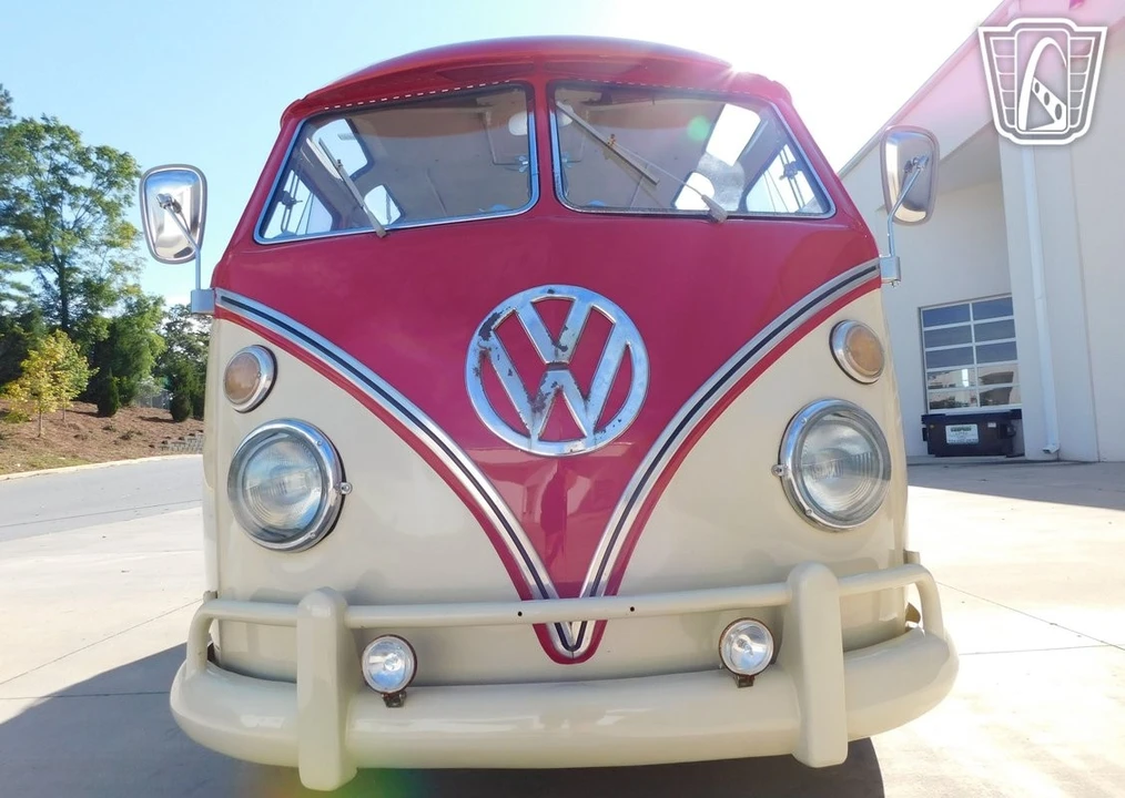 1975 Volkswagen Split-Window Bus - Image 4 of 12