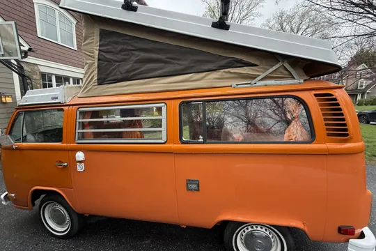1975 Volkswagen Bay-Window Camper - Image 2 of 8