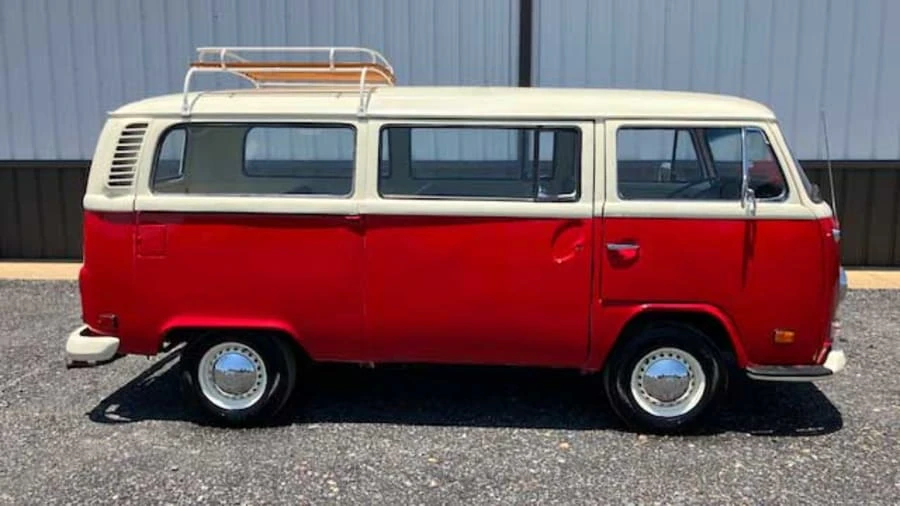 1975 Volkswagen Bay-Window Bus - Image 5 of 17