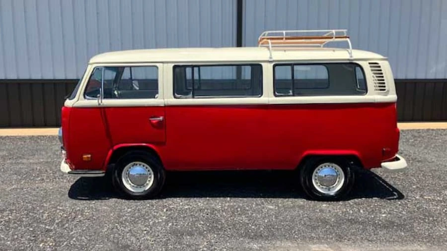 1975 Volkswagen Bay-Window Bus - Image 2 of 17