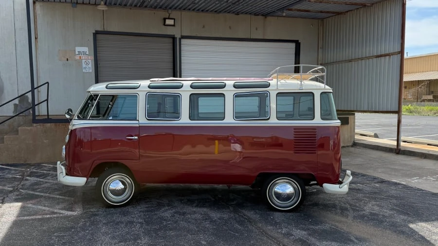 1975 Volkswagen Bay-Window Bus - Image 2 of 31