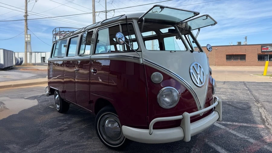 1975 Volkswagen Bay-Window Bus - Image 9 of 31