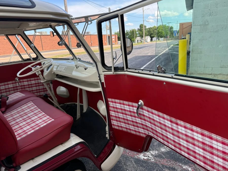 1975 Volkswagen Bay-Window Bus - Image 31 of 31