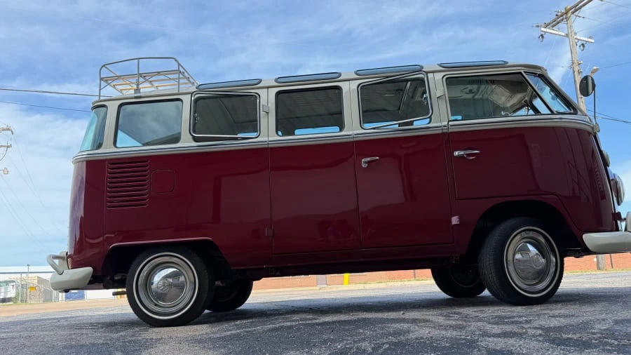 1975 Volkswagen Bay-Window Bus - Image 25 of 31