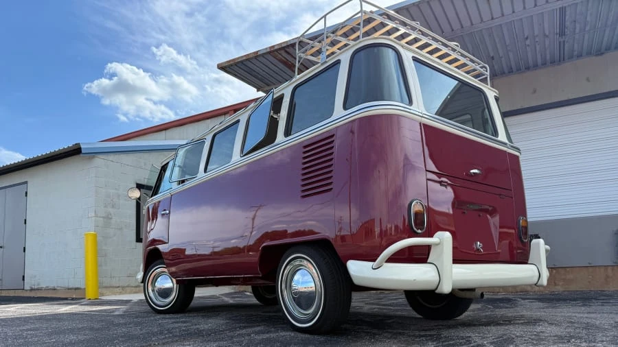 1975 Volkswagen Bay-Window Bus - Image 22 of 31