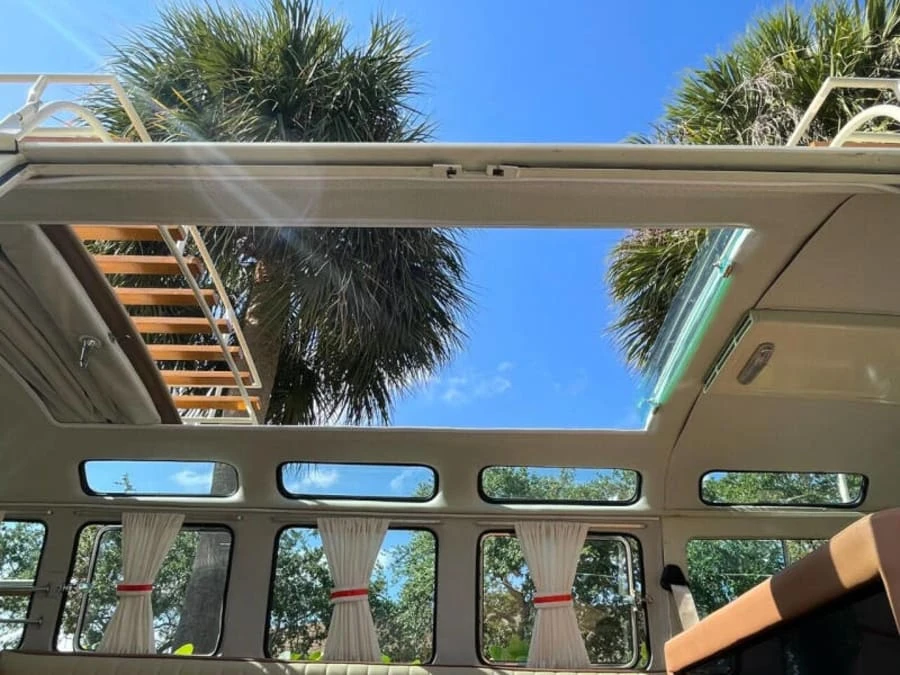 1975 Volkswagen Bay-Window Bus - Image 21 of 29