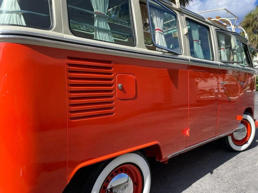 1975 Volkswagen Bay-Window Bus - Image 9 of 29