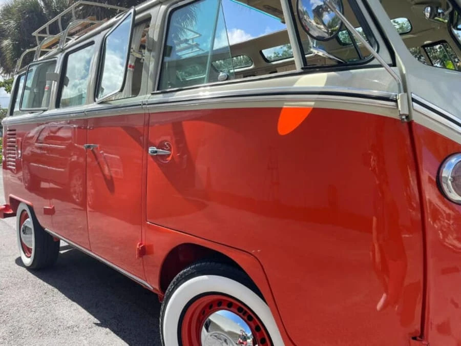 1975 Volkswagen Bay-Window Bus - Image 11 of 29