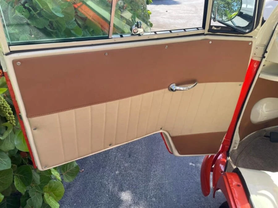1975 Volkswagen Bay-Window Bus - Image 26 of 29