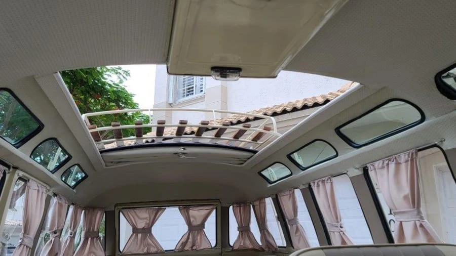 1975 Volkswagen Bay-Window Bus - Image 6 of 18