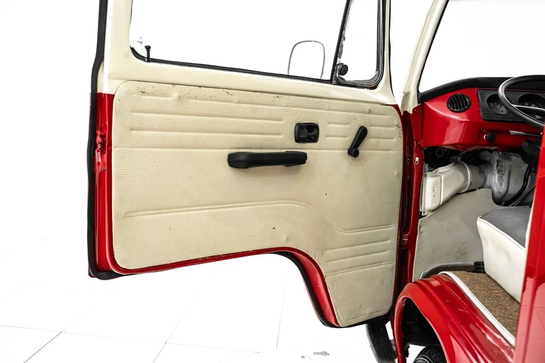 1975 Volkswagen Bay-Window Bus - Image 18 of 21