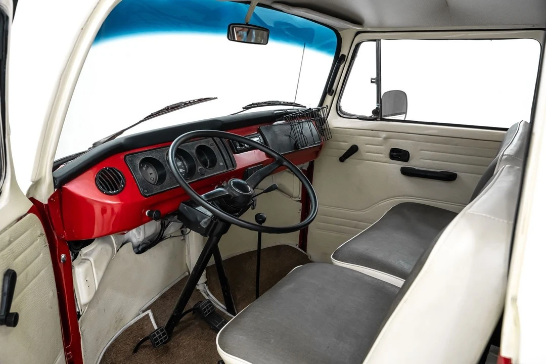 1975 Volkswagen Bay-Window Bus - Image 19 of 21