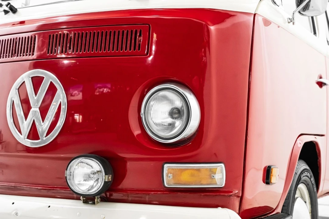 1975 Volkswagen Bay-Window Bus - Image 17 of 21
