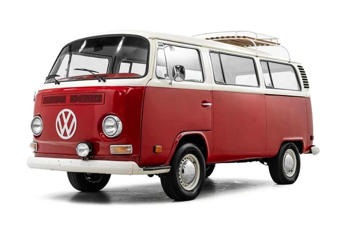 1975 Volkswagen Bay-Window Bus - Image 10 of 21