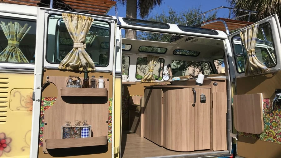 1975 Volkswagen Bay-Window Camper - Image 6 of 13