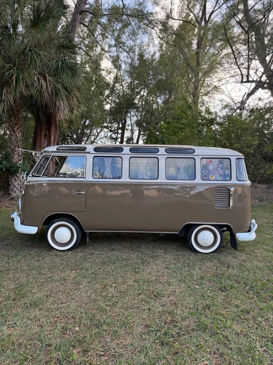 1975 Volkswagen Split-Window Bus - Image 4 of 21