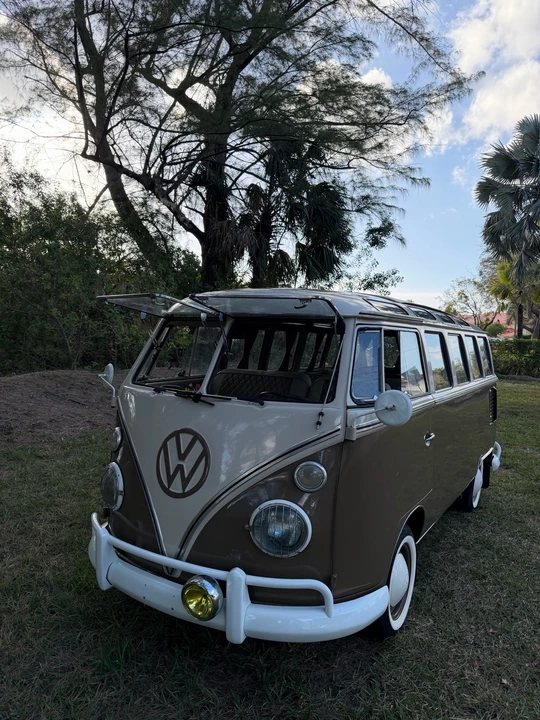 1975 Volkswagen Split-Window Bus - Image 6 of 21