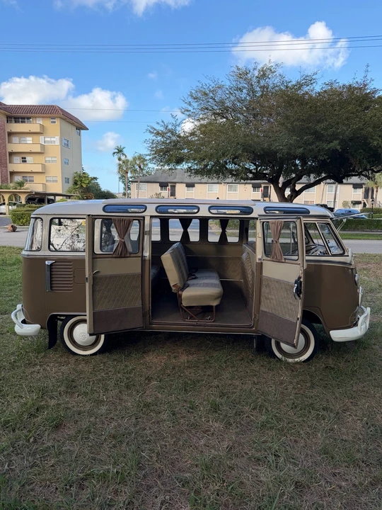 1975 Volkswagen Split-Window Bus - Image 7 of 21