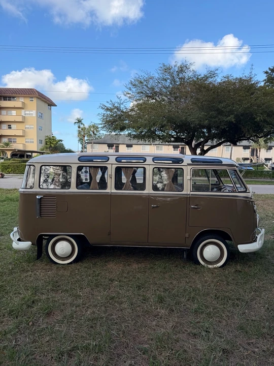 1975 Volkswagen Split-Window Bus - Image 5 of 21