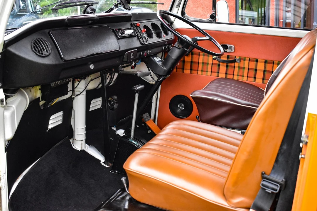 1975 Volkswagen Bay-Window Camper - Image 28 of 30
