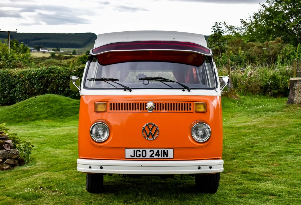 1975 Volkswagen Bay-Window Camper - Image 2 of 30