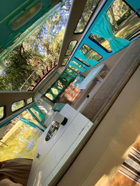 1975 Volkswagen Bay-Window Bus - Image 4 of 21