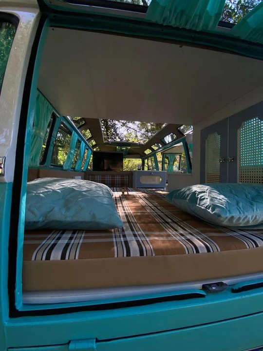 1975 Volkswagen Bay-Window Bus - Image 19 of 21
