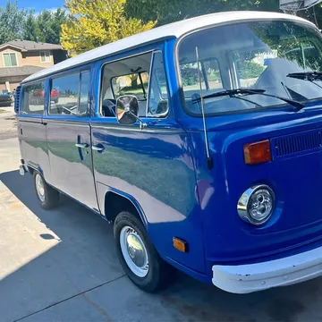 1975 Volkswagen Bus Transporter